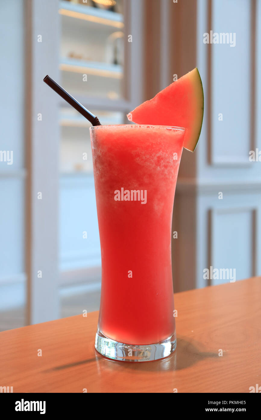 Belle couleur de chair en verre transparent Smoothie Pastèque, Thaïlande Banque D'Images