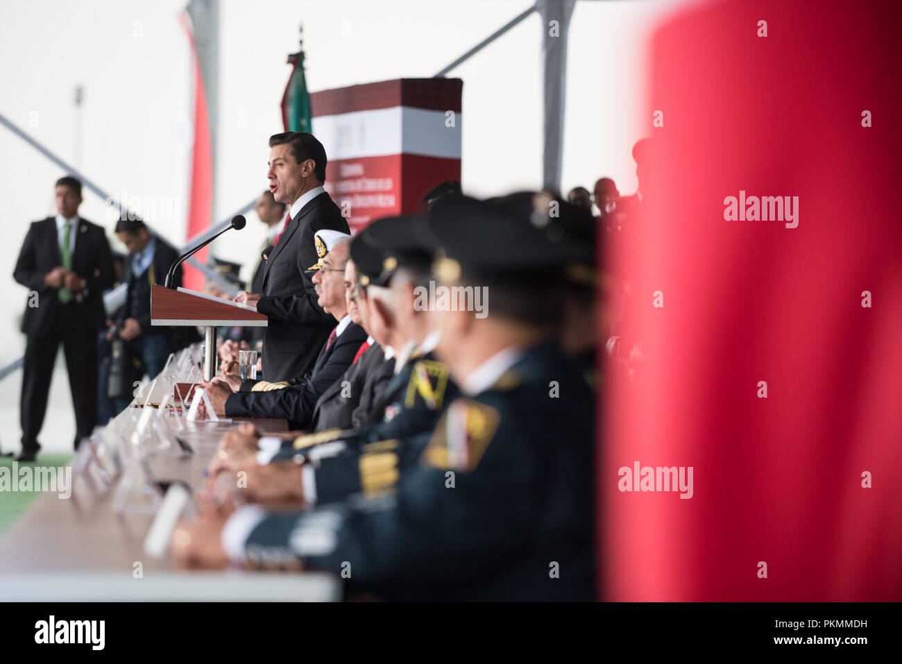 La ville de Mexico, Mexique. 13 Sep, 2018. Le Président mexicain, Enrique PeÐ¦un Nieto prend la parole lors d'un défilé militaire à l'Héroïque Collegio Militar (académie militaire) à Mexico, Mexique, le 13 septembre 2018. Credit : US Joint Staff/Fédération de regarder/ZUMA/Alamy Fil Live News Banque D'Images