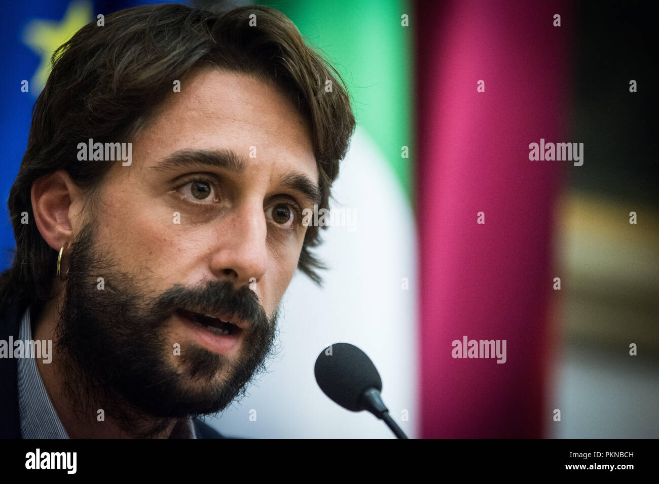 Rome, Italie. 14Th Sep 2018. Amedeo Ciaccheri, Président de l'Hôtel de Ville VIII au cours de la Conférence de présentation du Maire de Rome, présente le Virginia Raggi dernière étape de # ROMADECIDE : un vote en ligne sur le budget participatif à l'hôtel de ville VIII est en cours, le 14 septembre, 2018 à Rome, Italie. Credit : Andrea Ronchini/Pacific Press/Alamy Live News Banque D'Images