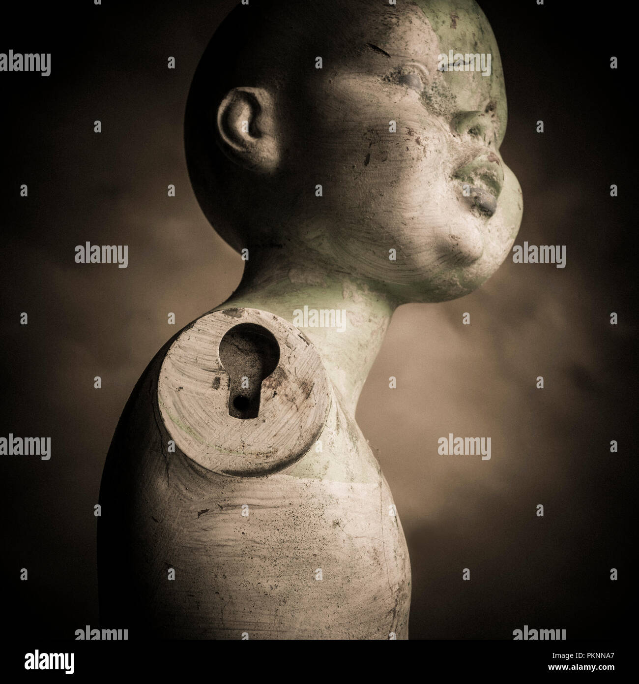 Mannequin bébé usé Banque D'Images