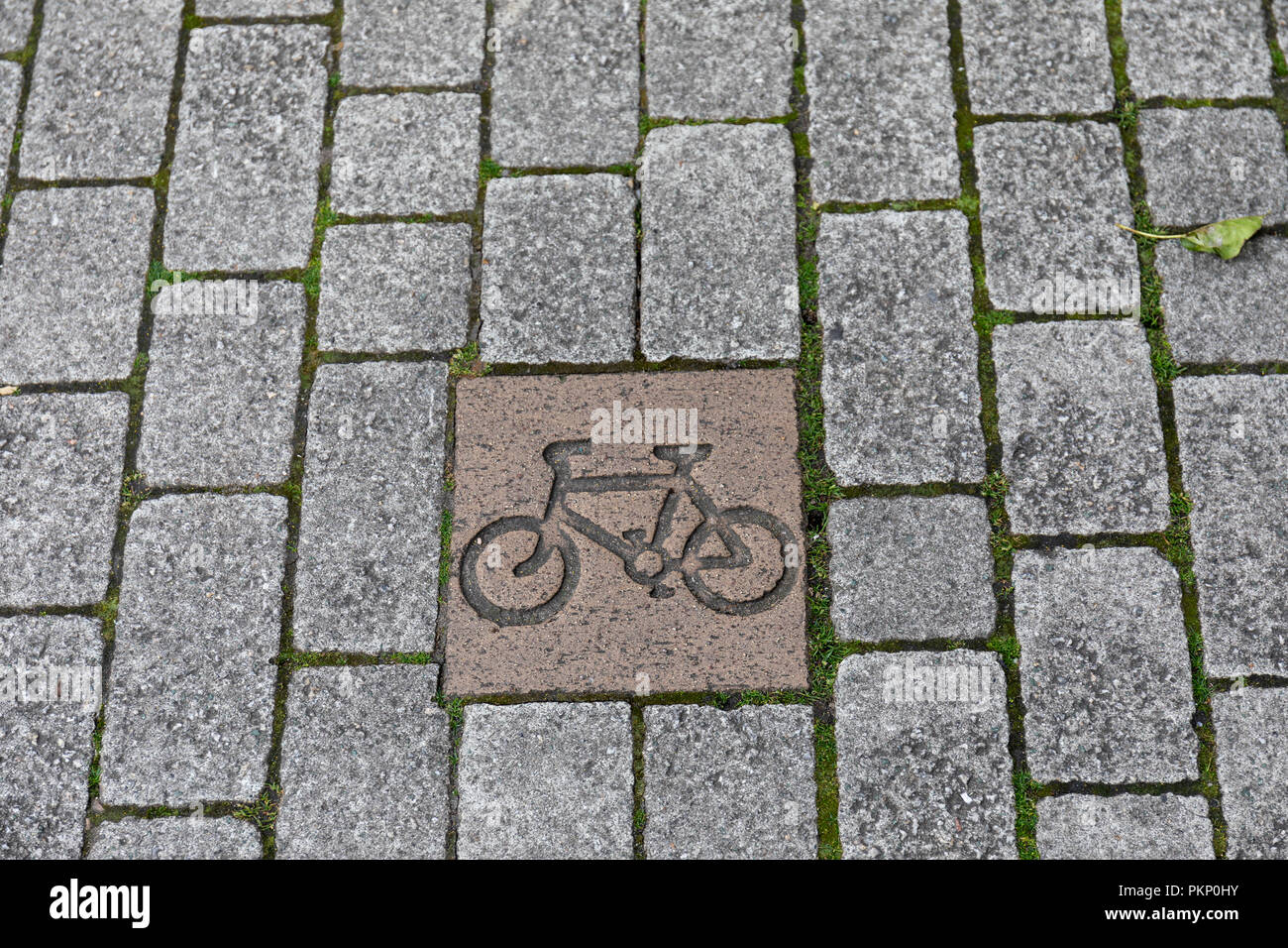 Brown square Location tile montrant cycling route, Bristol, Angleterre Banque D'Images