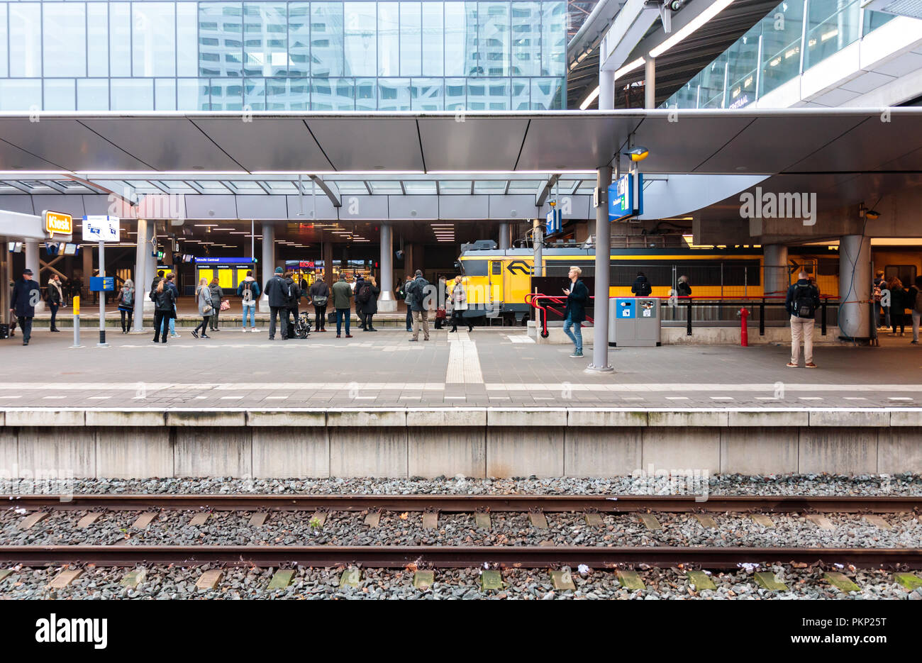 Utrecht, Pays-Bas - le 16 novembre 2017 - Utrecht Centraal Station de chemin de fer Banque D'Images