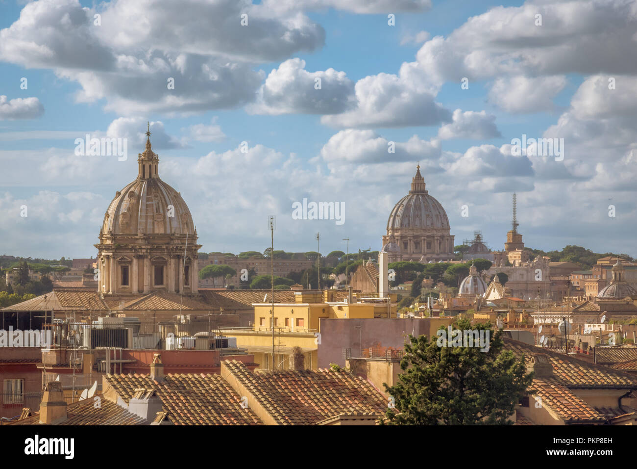 Rome est la capitale de l'Italie. Le Vatican est un pays indépendant à l'intérieur des limites de la ville de Rome. Banque D'Images