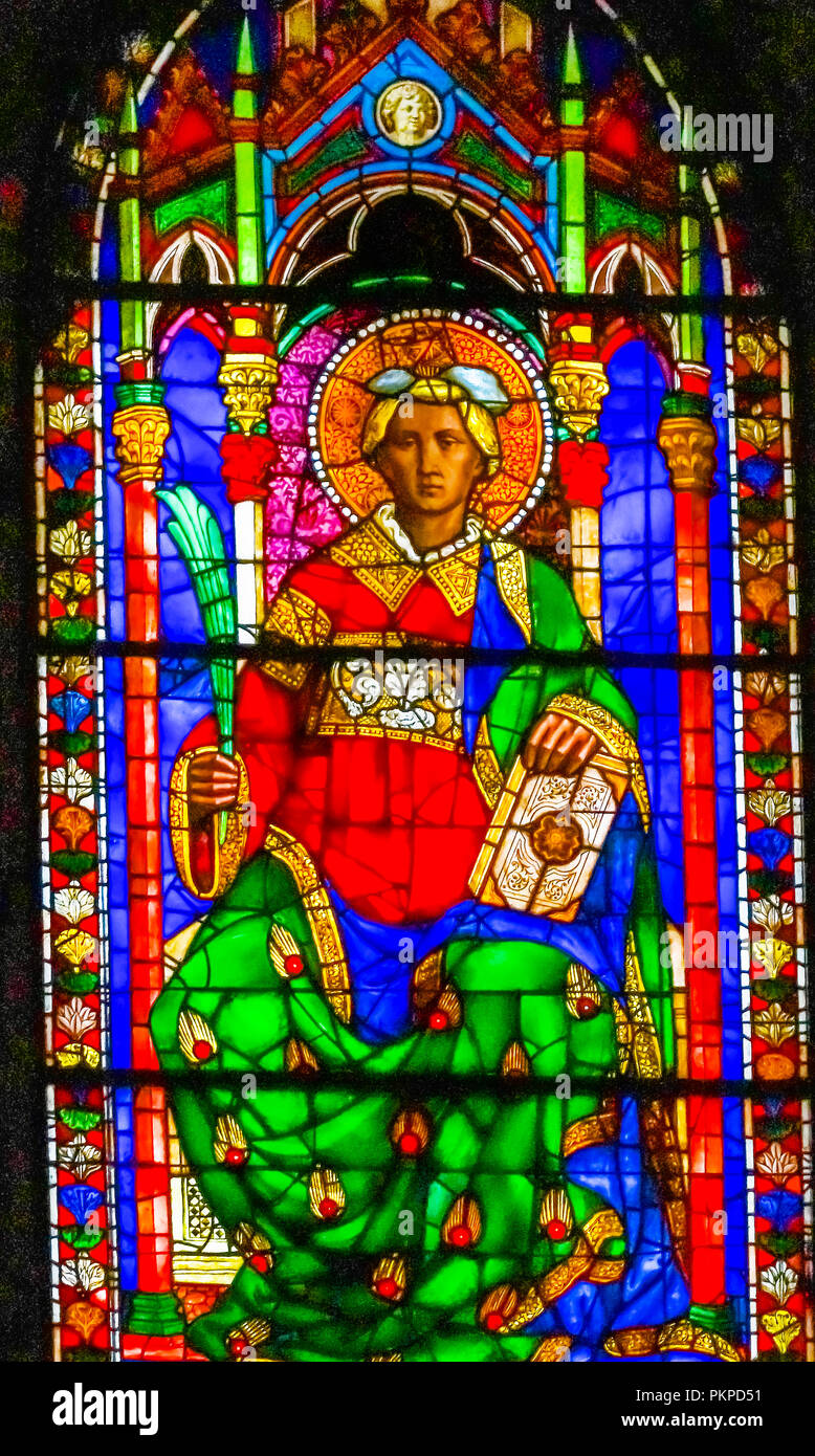 Saint Etienne premier martyr de la Chrétienté Vitrail de l'église cathédrale Duomo Florence Italie. Vitraux ifrom 1400 à 1500s. Banque D'Images