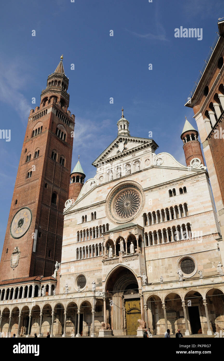L'Italie, Lombardie, Cremona, Duomo avec campanile, Torrazzo. Banque D'Images