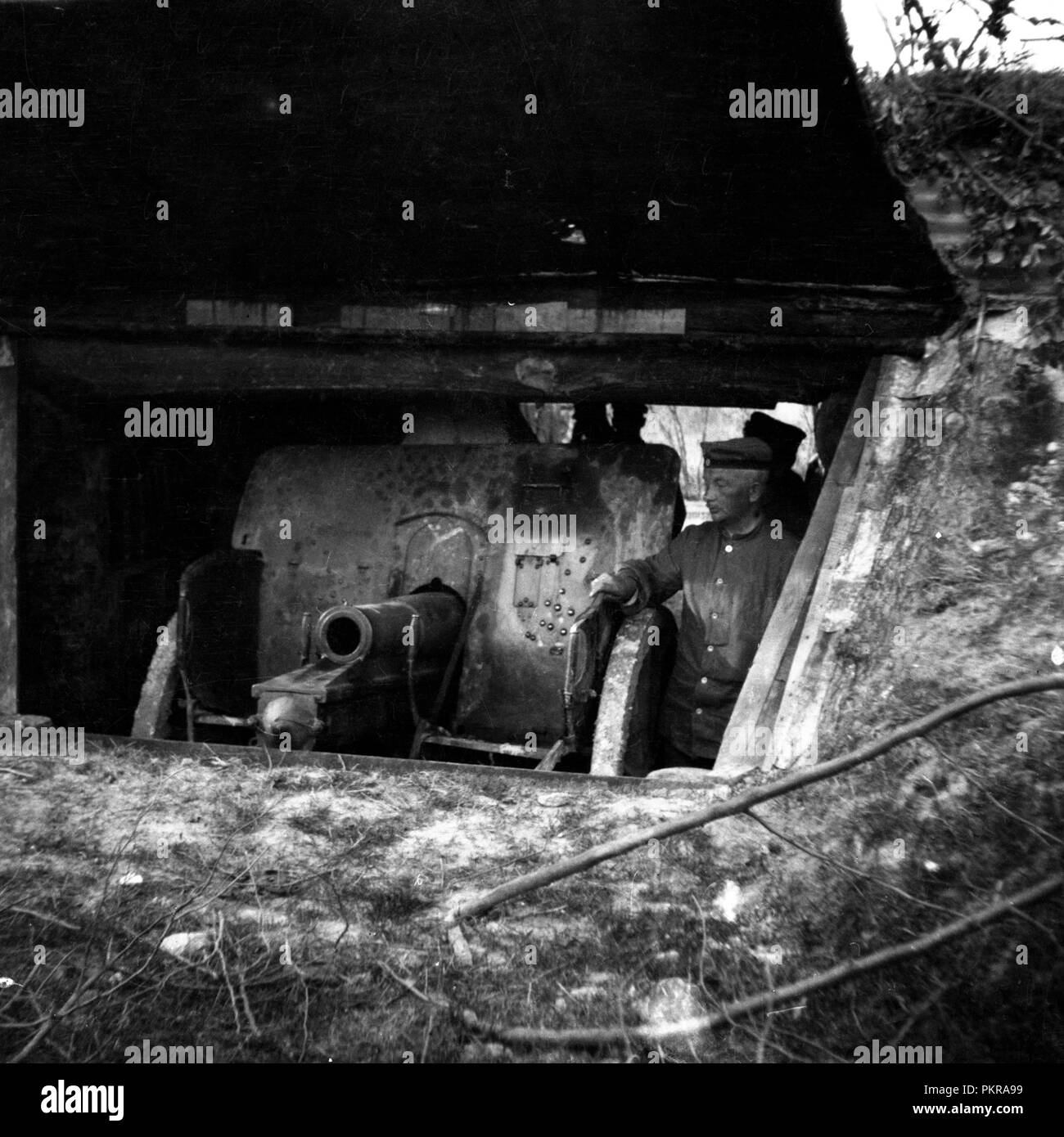 1. Weltkrieg Deutsches Heer Stellung mit Feldhaubitze 98/09 10,5 cm in Frankreich - 1er / Première Guerre mondiale l'armée allemande avec l'obusier en France Banque D'Images