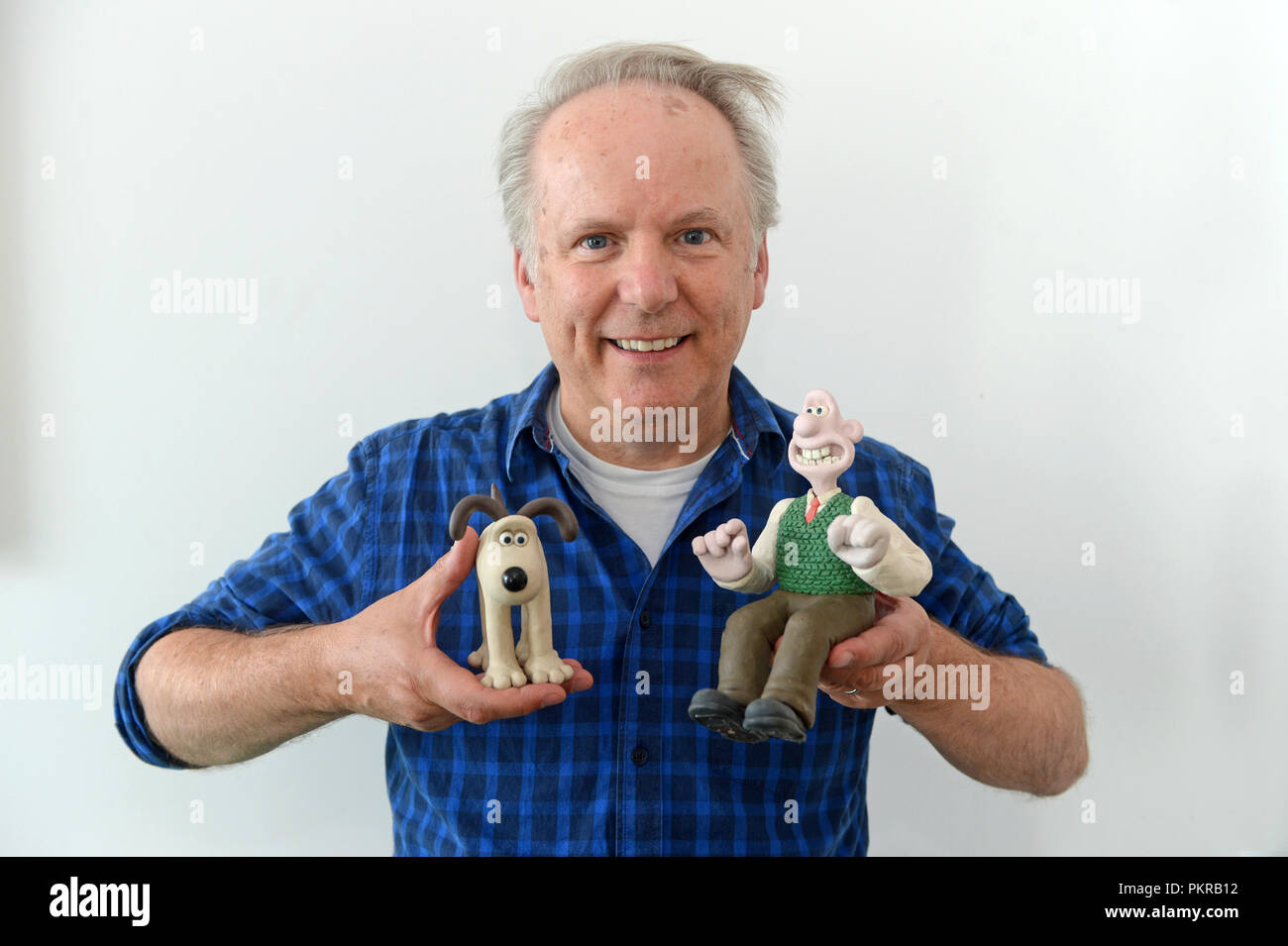 Nick Park directeur animateur et producteur et créateur de Wallace et Gromit et Shaun le mouton Shetland au scénario 2018 de donner une entrevue à la presse Banque D'Images