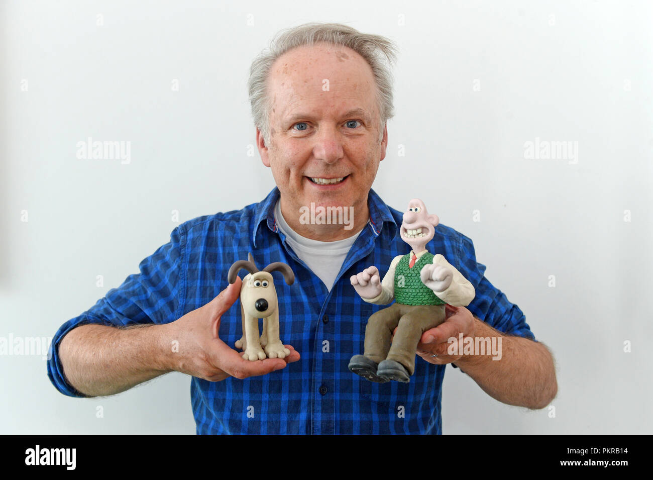 Nick Park directeur animateur et producteur et créateur de Wallace et Gromit et Shaun le mouton Shetland au scénario 2018 de donner une entrevue à la presse Banque D'Images