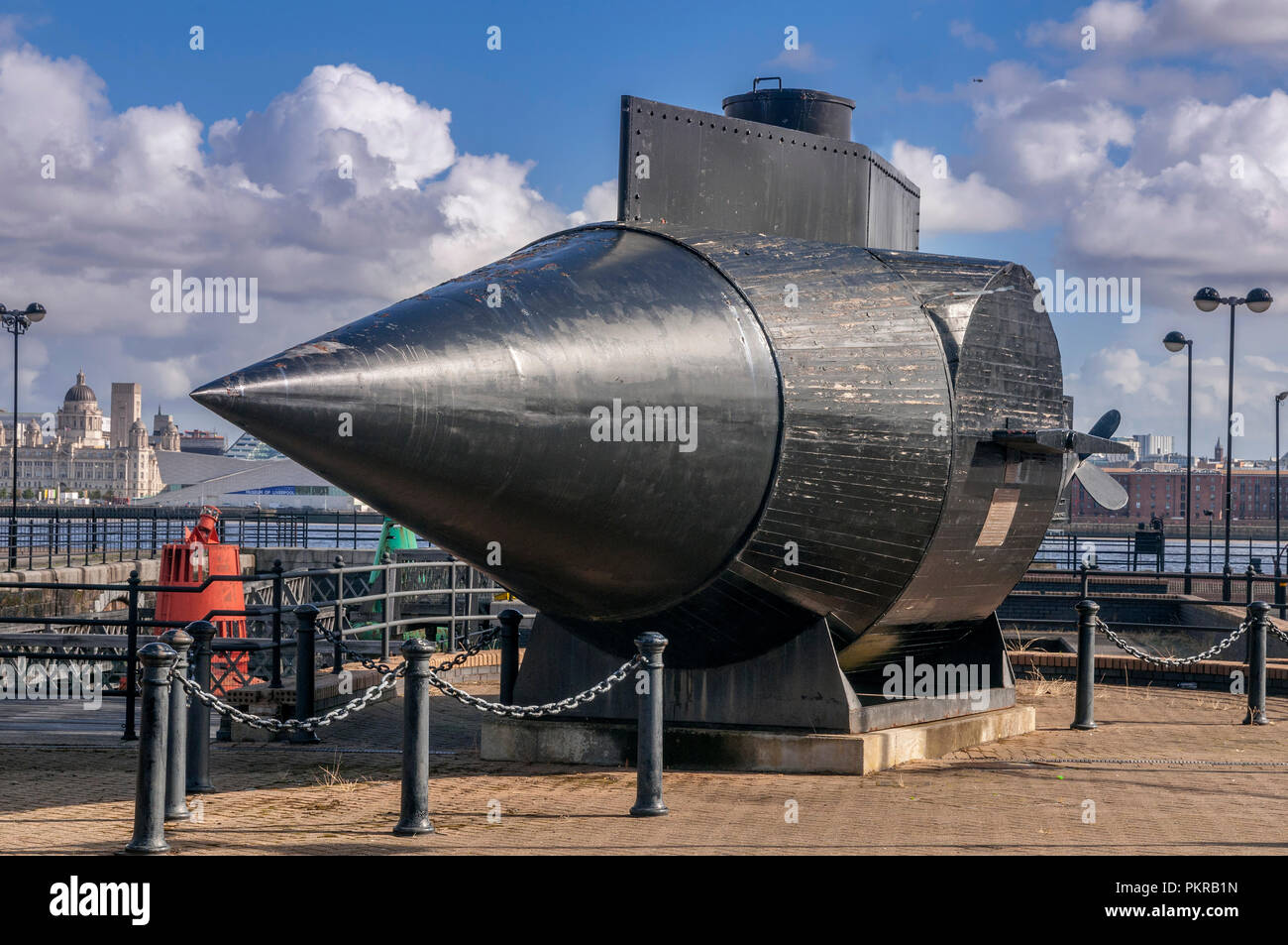 Réplique de Resurgam un sous-marin Début de l'époque victorienne conçu et fabriqué en Grande-Bretagne par le révérend George Garrett, vu au terminal de ferries de Woodside Birkenhead. Banque D'Images