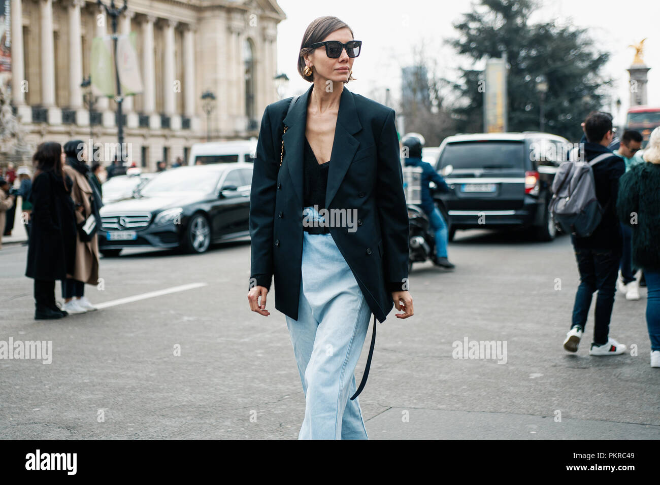 PARIS, FRANCE - Le 6 mars 2018 : Julie Pelipas, directeur de Mode pour Vogue, l'Ukraine après show CHANEL à la Fashion Week de Paris Automne-hiver 2018-2019 Banque D'Images