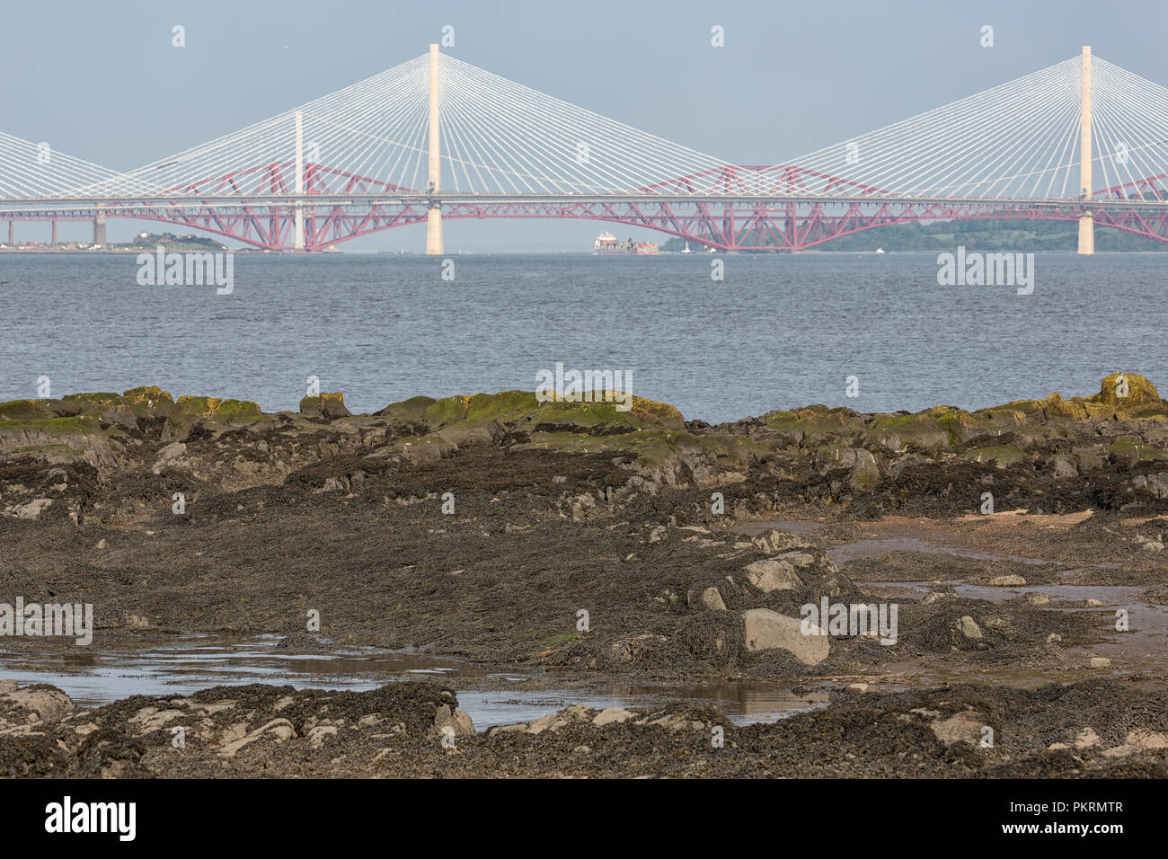 Voir à trois ponts traversant le Firth of Forth en Ecosse Banque D'Images