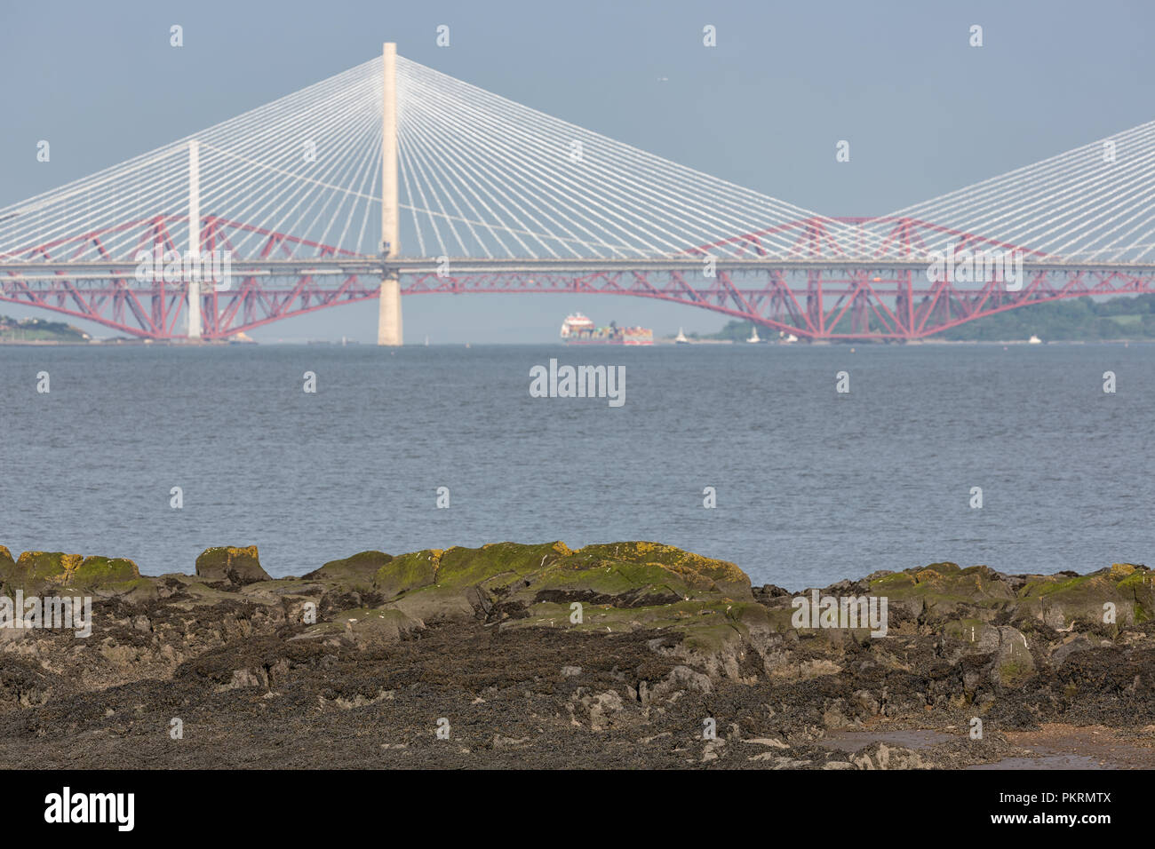 Voir à trois ponts traversant le Firth of Forth en Ecosse Banque D'Images