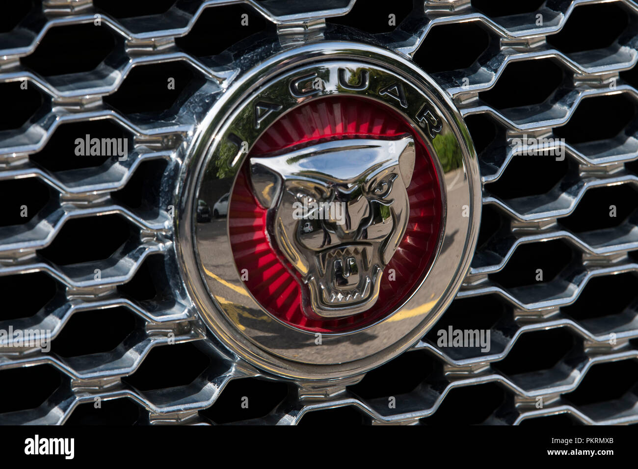 Voiture Jaguar signe insigne logo Photo Stock - Alamy