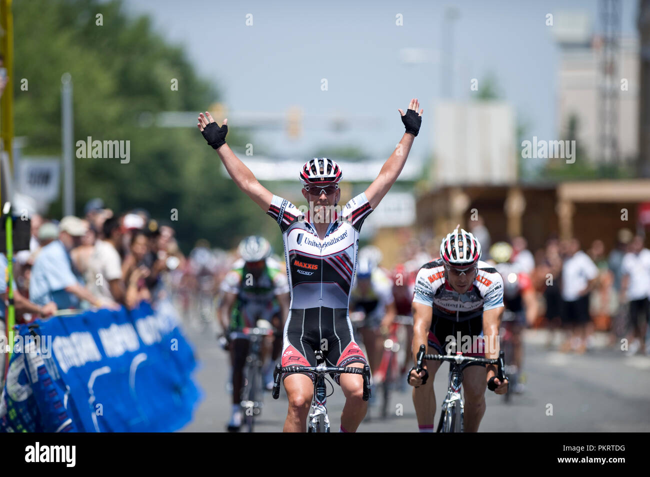 Hilton Clarke, de l'organisation des soins de santé p/b pour les sprints Maxis gagner à la hommes pro course pendant la Air Force Cycling Classic Clarendon Cup le 1 mai Banque D'Images