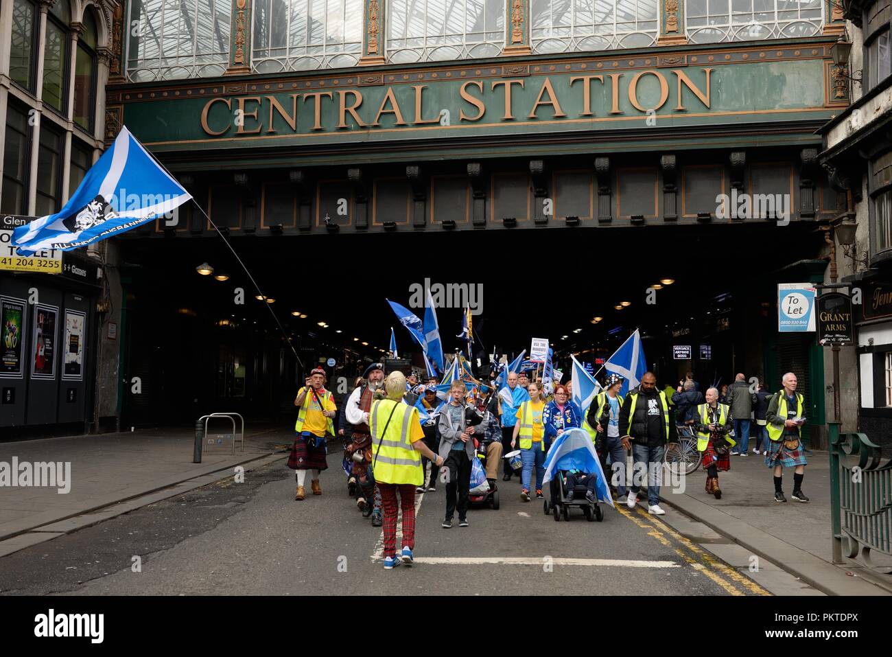 Glasgow, Ecosse, Royaume-Uni. Septembre 15th, 2018. Glasgow, Ecosse, Royaume-Uni. Un 'Marche pour l'indépendance", "un clan-un but' ont parcouru le centre-ville rue ce samedi matin à l'appui d'un second référendum. Credit : Douglas Carr/Alamy Live News Banque D'Images