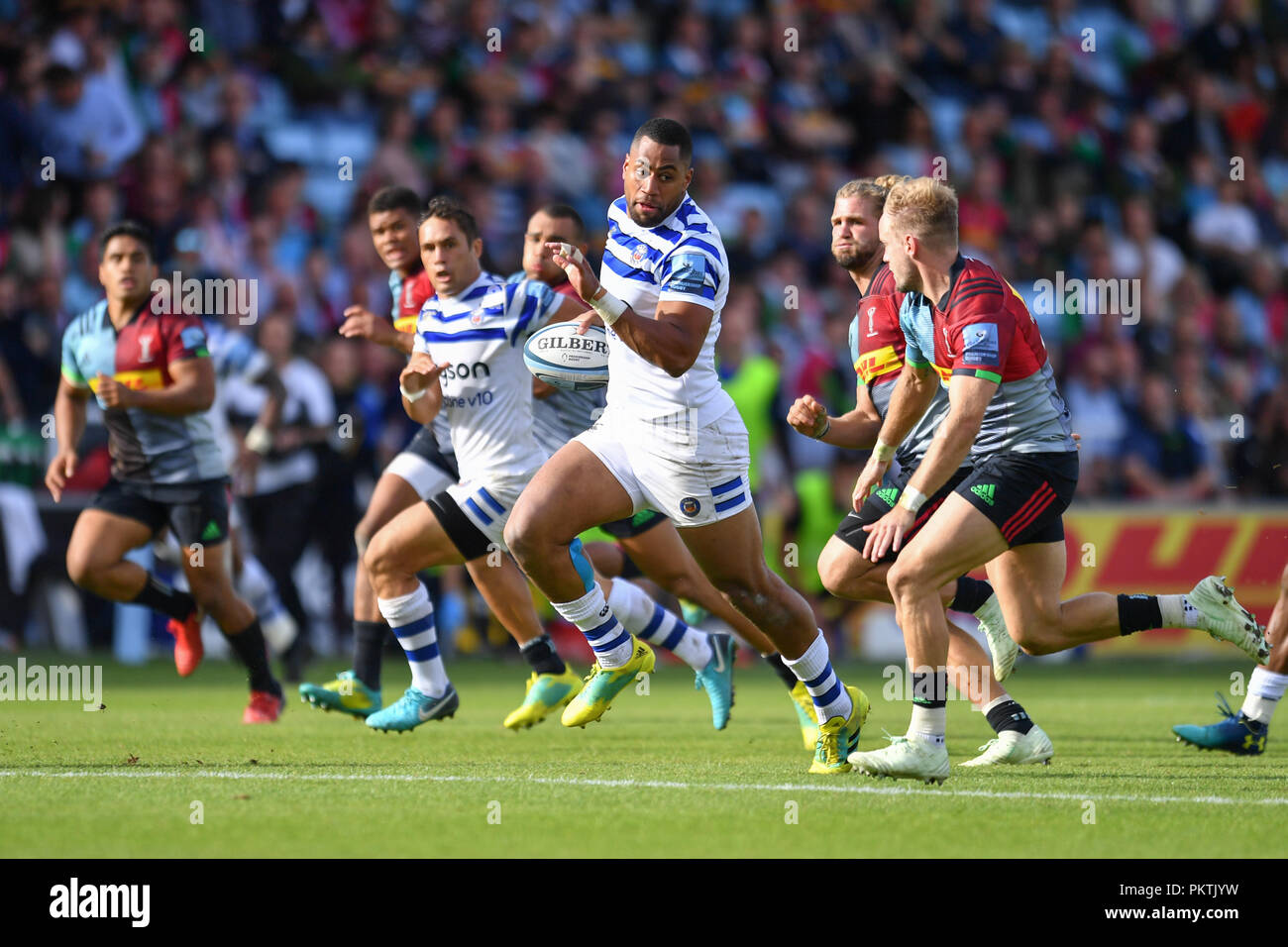 Londres, Royaume-Uni. 15 Sep 2018. Joe Cokanasiga de Bath en action pendant le match au cours de match entre Harlequins Premiership Gallagher et baignoire à Twickenham Stoop, le samedi 15 septembre 2018. Londres en Angleterre. (Usage éditorial uniquement, licence requise pour un usage commercial. Aucune utilisation de pari, de jeux ou d'un seul club/ligue/dvd publications.) Crédit : Taka Wu/Alamy Live News Banque D'Images