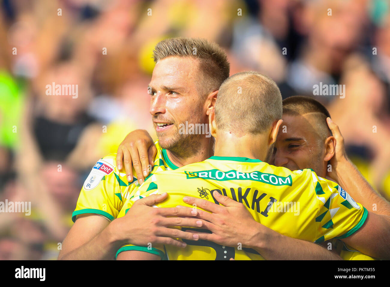 Carrow Road, Norfolk, Royaume-Uni. 15 Sep 2018. Sky Bet Championship EFL Norwich City v Middlesbrough ; Norwich célèbrent leur victoire. Utilisez uniquement rédactionnel aucune utilisation non autorisée avec l'audio, vidéo, données, listes de luminaire, club ou la Ligue de logos ou services 'live'. Aucune utilisation de pari, de jeux ou d'un club ou la ligue/dvd publications et toutes les images de la Ligue anglaise de football sont soumis à licence DataCo Crédit : News Images /Alamy Live News Banque D'Images