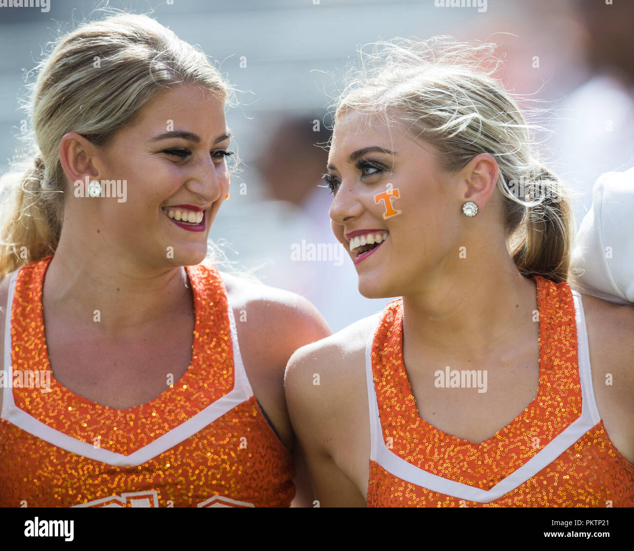 New York, USA. 15 septembre 2018 : New York bénévoles danseurs au cours de la NCAA football match entre les bénévoles de l'Université du Tennessee et de l'Université du Texas à El Paso mineurs de Knoxville, TN Tim Gangloff/CSM Crédit : Cal Sport Media/Alamy Live News Banque D'Images