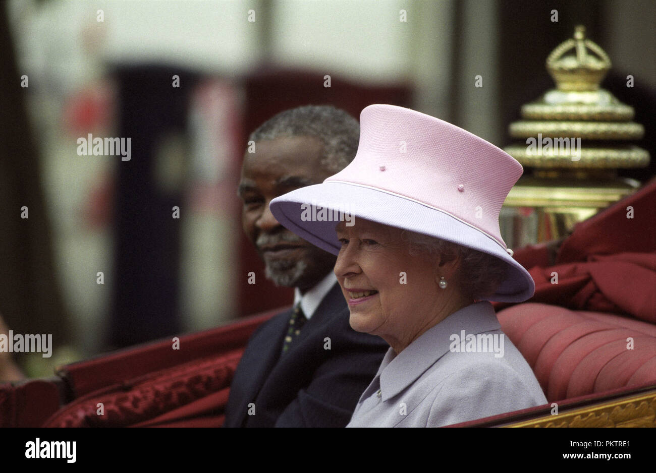 La visite d'état de M. Thabo Mbeki, Président de l'Afrique, à Windsor avec Sa Majesté la Reine Elizabeth II le 12 juin 2001 Banque D'Images