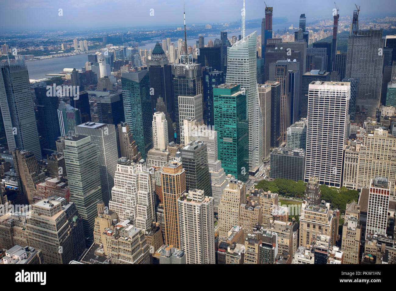 Une vue panoramique de la gratte-ciel de Manhattan à l'Empire State, New York City Banque D'Images