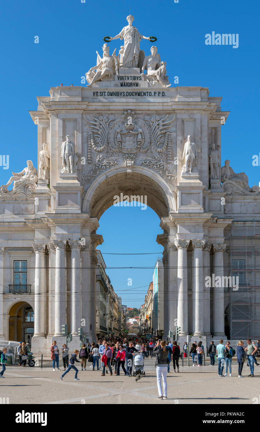 Rua Augusta Arch (Arco da Rua Augusta) à partir de la Praca do Comercio, Lisbonne, Portugal Banque D'Images