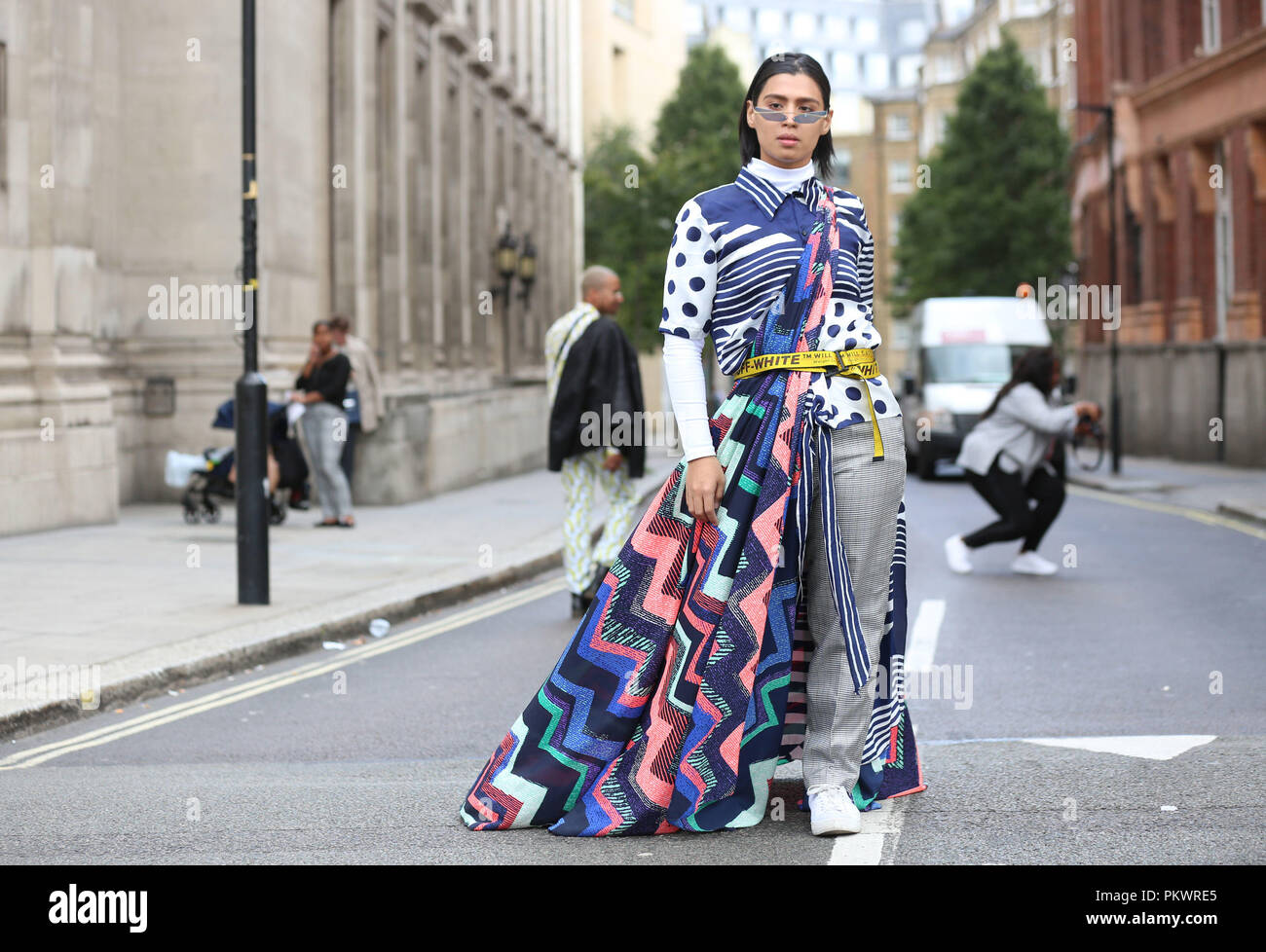 Tuvierra Fashion curator Ryle, à partir de Dubaï, porte une ceinture  jacquard toile-Off-White et un self-made design extérieur Hall des  francs-maçons lors de la London Fashion Week SS19 Photo Stock - Alamy