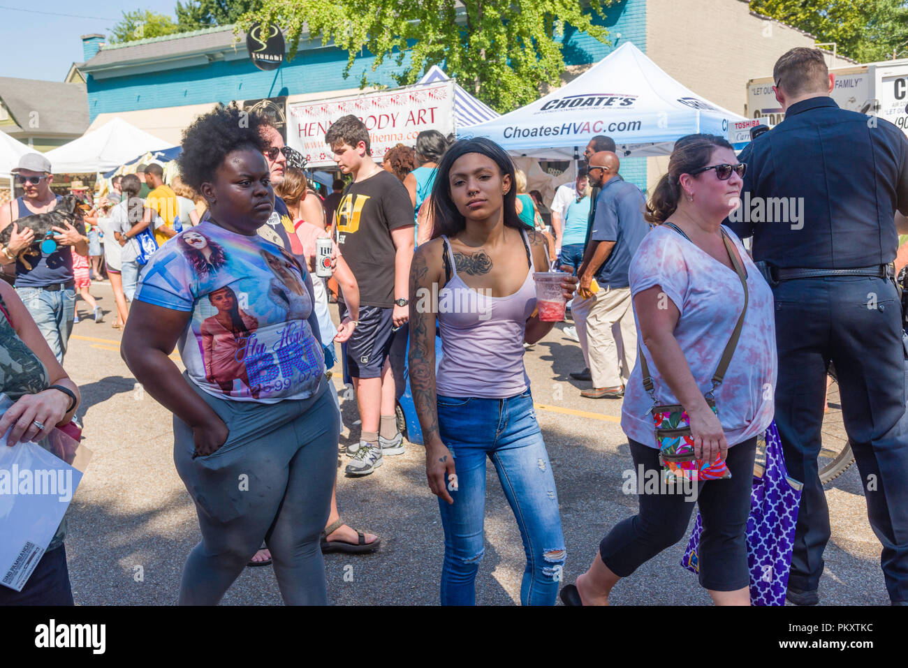 Memphis, Tennessee. 15 septembre 2018. Cooper-Young Festival 2018, Memp.Son, New York. Le plus grand festival d'une journée dans le Tennessee. Gens profitant de la dernière de l'été avec l'art, de l'alimentation et de la bonne musique. Crédit : Gary Culley/Alamy Live News Banque D'Images