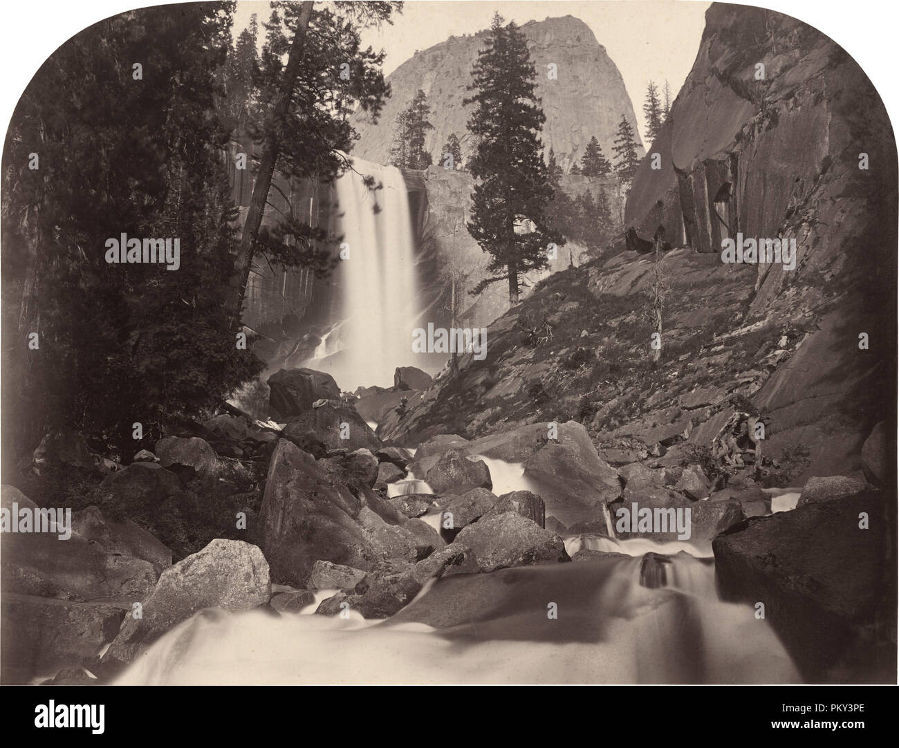 Piwyac Vernal Falls,, 300 pieds, Yosemite. En date du : 1861. Fiche technique Dimensions : (boîte à image) : 39,9 x 52,3 cm (15 11/16 x 20 9/16 in.) : 53,2 x 68,7 montage cm (20 15/16 x 27 1/16 in.) mat : 66 x 76,1 cm (26 x 29 15/16 po.). Médium : épreuve à imprimer à partir de négatifs au collodion monté sur carton. Musée : National Gallery of Art, Washington DC. Auteur : Carleton E. Watkins. Banque D'Images
