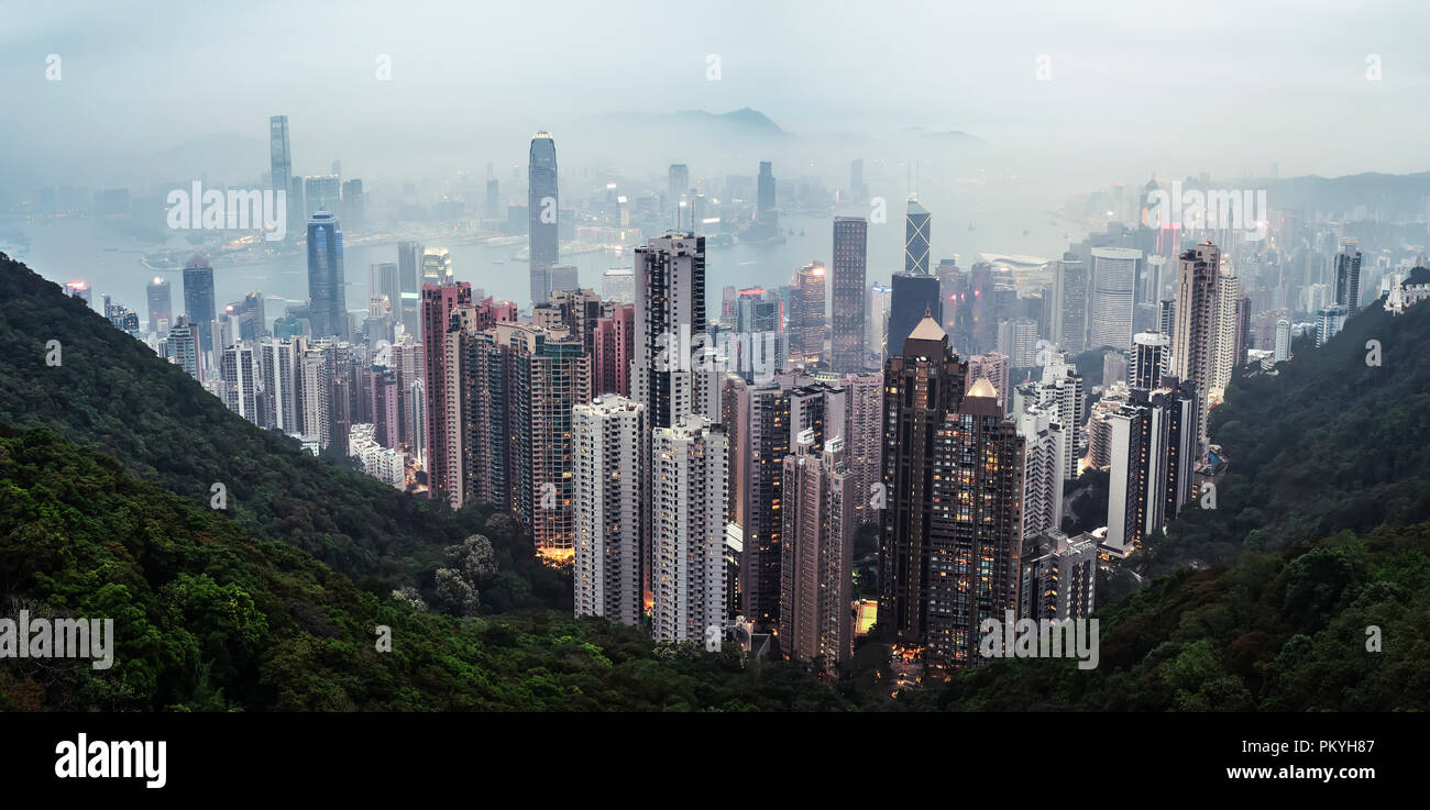 Vue sur la ville de Hong Kong depuis Victoria Peak Banque D'Images