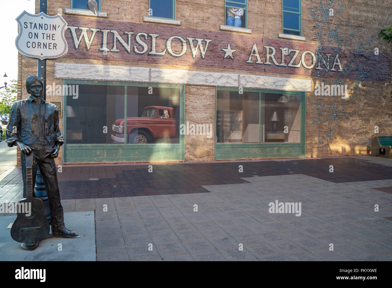 La statue blanche à Winslow en Arizona est une attraction touristique populaire de Route 66 Banque D'Images