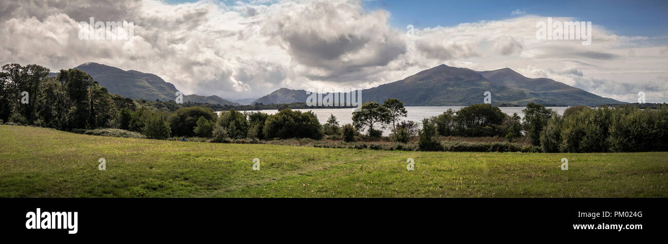 Vue panoramique sur le Lough Leane, Killaney, Co Kerry, Irlande, Europe. Banque D'Images