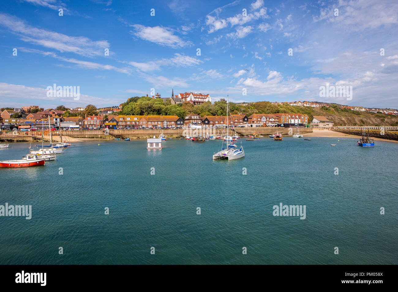 Le port de Folkestone sur une journée ensoleillée Banque D'Images