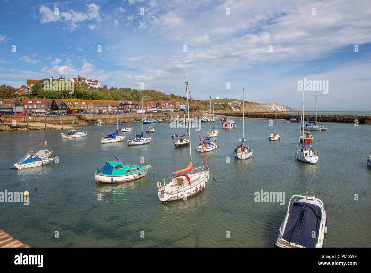 Le port de Folkestone sur une journée ensoleillée Banque D'Images