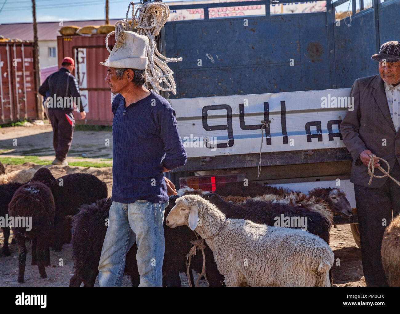 Célèbre базары мал Bazar (MAL), ou de l'animal bazar, à Karakol, le Kirghizistan. Banque D'Images