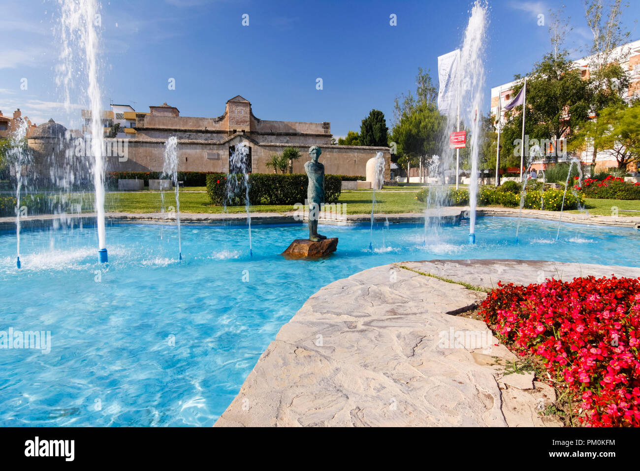 Rincon de la Victoria, la province de Malaga, Andalousie, Espagne : Xviiième siècle château Bezmiliana (1766) et de jardins, de nos jours une exposition culturelle et ce Banque D'Images