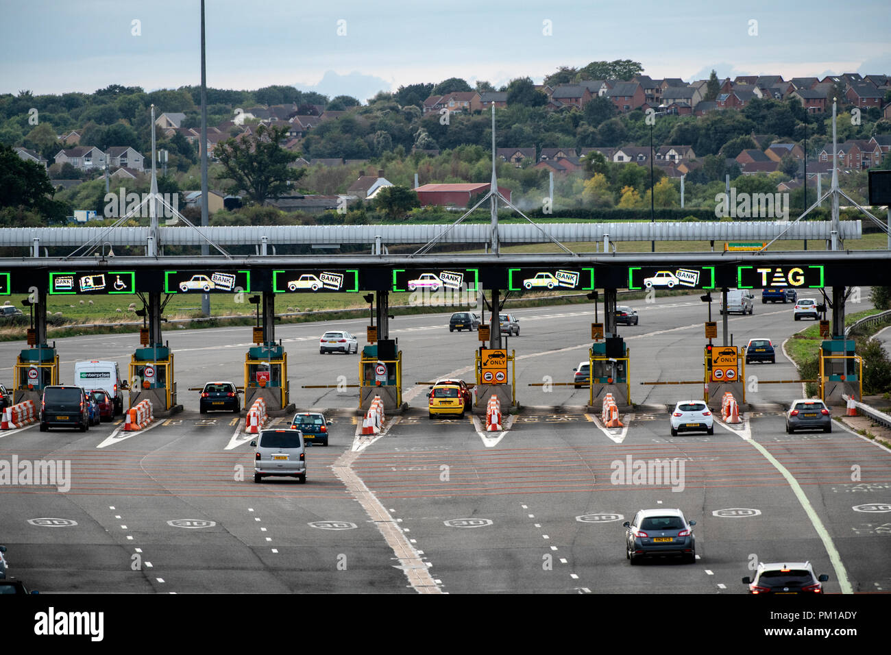L'autoroute M4 en direction ouest sur la deuxième barrière de péage Severn Crossing renommé le pont Prince de Galles. Les péages sont dues à la casse en décembre 2018. Banque D'Images