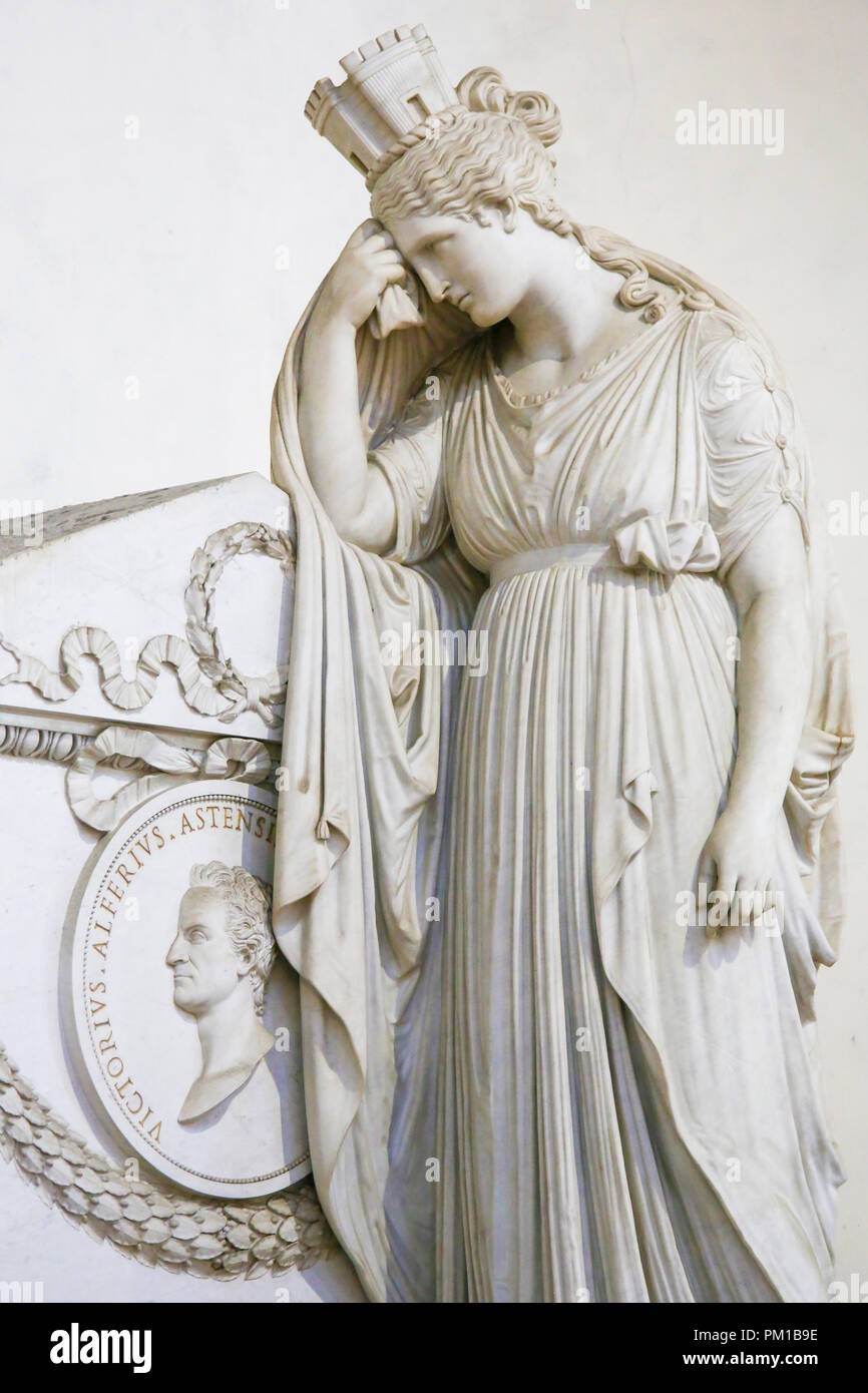 Tombe du poète et dramaturge italien Vittorio Alfieri, compter dans la Basilique Santa Croce, Florence, Italie. Banque D'Images