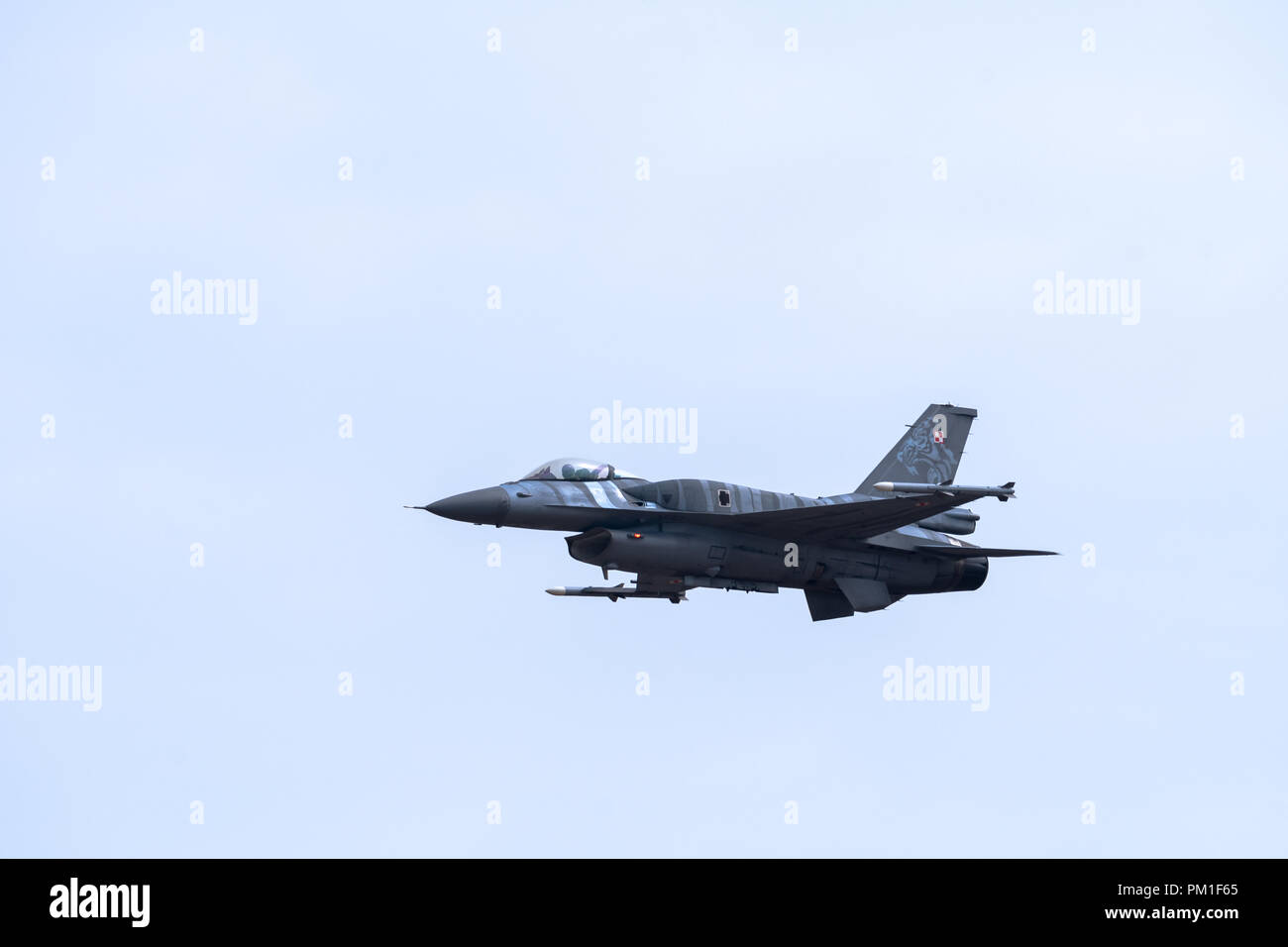 FAIRFORD, UK, 13 juillet 2018 : une photographie de la documentation d'une armée de l'Air polonaise Lockheed Martin F-16C Fighting Falcon fighter aircraft affichage à RAF Fairf Banque D'Images