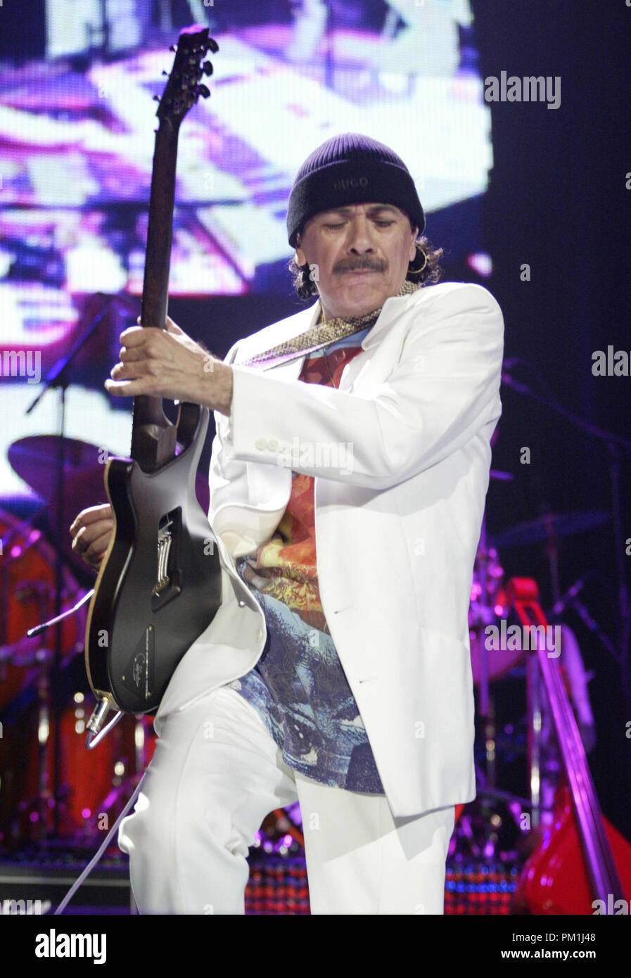 Carlos Santana en concert à l'American Airlines Arena de Miami, Floride le 1 juin 2005. Banque D'Images
