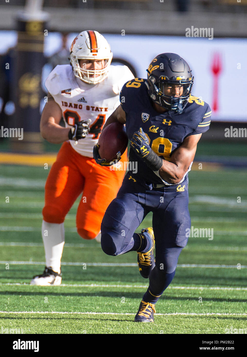 California Memorial Stadium. 15 Sep, 2018. La Californie aux États-Unis d'utiliser de nouveau Marcel Dancy (29) game stats 11 transporteurs pour 80 yards et 1 touchdown lors de la NCAA Football match entre l'état de l'Idaho et de la Californie Bengals Golden Bears 45-23 gagner au California Memorial Stadium. James Thurman/CSM/Alamy Live News Banque D'Images