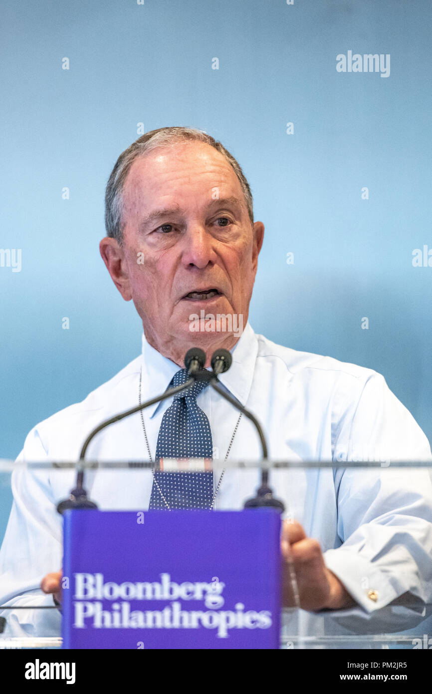 New York, États-Unis, 17 septembre 2018. Ancien maire de la ville de New York Michael Bloomberg traite d'un point de presse à propos de la Bloomberg Global Business Forum 2018. Cinquante chefs d'état de six continents sont attendus à l'événement annuel, l'accent sur le renforcement du commerce mondial et d'alliances économiques, qui aura lieu le 26 septembre aux côtés de la 73e Assemblée Générale des Nations Unies. Photo par Enrique Shore Crédit : Enrique Shore/Alamy Live News Banque D'Images