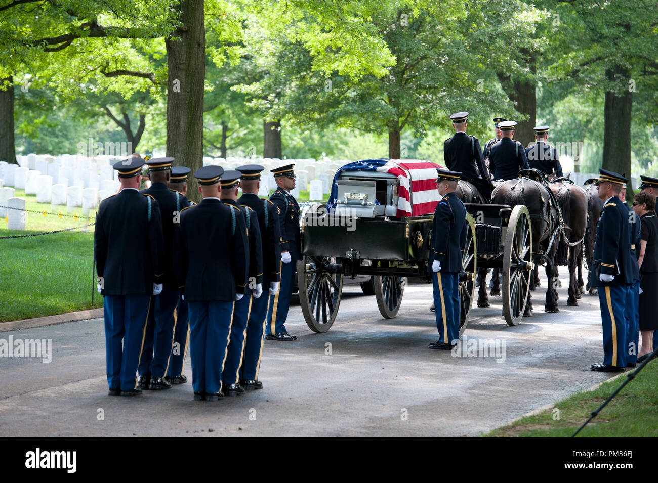 États-unis - le 11 juin : le capitaine George L. Barton de l'armée américaine, 101e Division aéroportée a été enterré aujourd'hui au cimetière national d'Arlington Arlington vierge Banque D'Images
