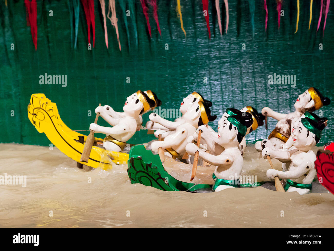 SAIGON, VIETNAM - janvier 05, 2015 - Théâtre de marionnettes d'eau traditionnelles Banque D'Images