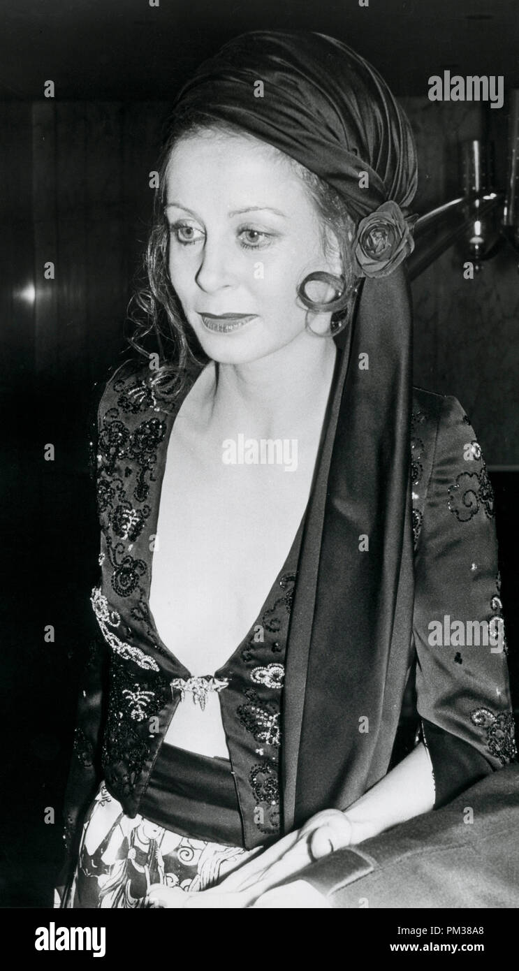 Sarah Miles, 1972. Référence de fichier #  1185 005THA Banque D'Images