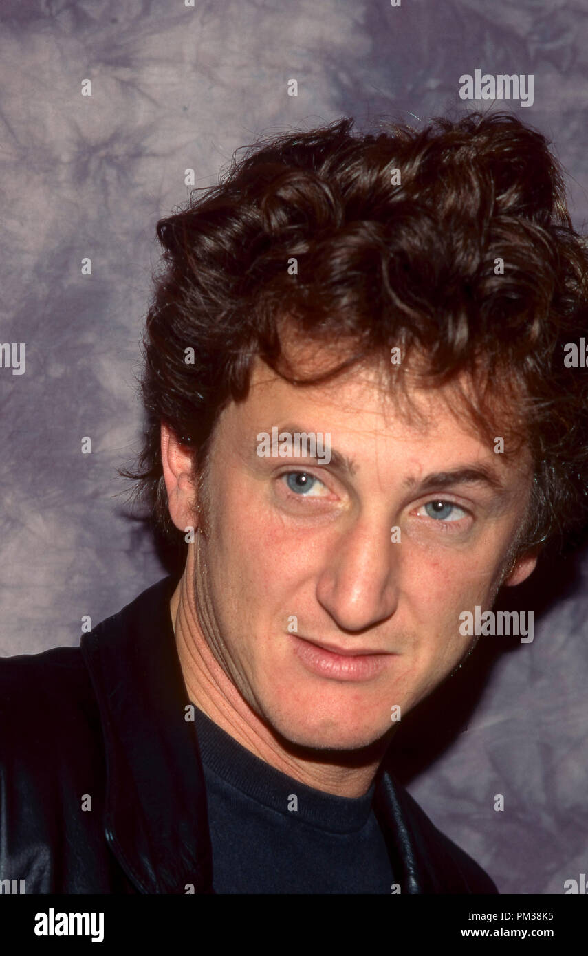Sean Penn, vers 1992 Référence de fichier #  1216 001CCR Banque D'Images