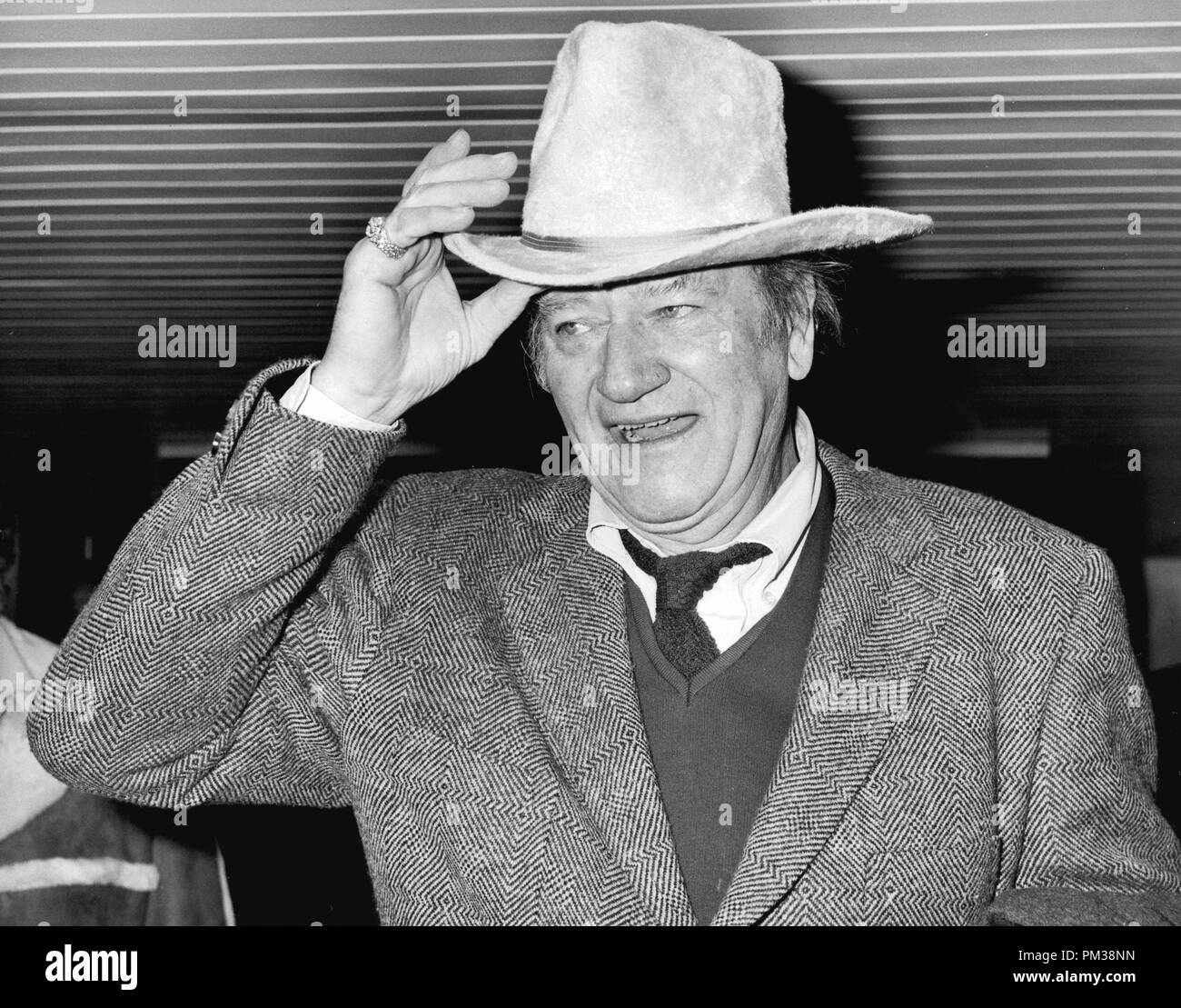 John Wayne, 1973. Référence de fichier #  1227 002THA Banque D'Images