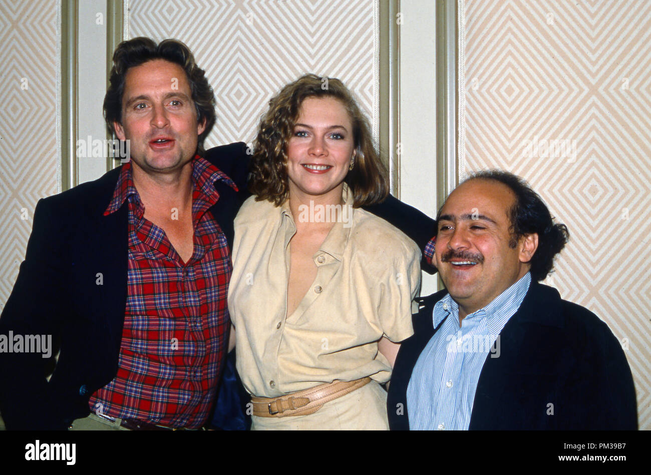 Michael Douglas, Kathleen Turner et Danny Devito fait PR pour "Romancing the stone' 1984. Référence de fichier #  1289 002CCR Banque D'Images