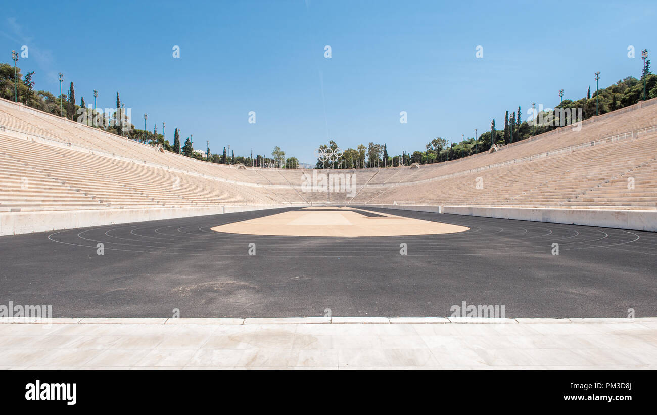 Stade Panathénaïque d'Athènes, Grèce. Initialement construit comme un hippodrome au Vie siècle avant J.-C. Il a été reconstruit pour les Jeux Olympiques d'été de 1896 Banque D'Images