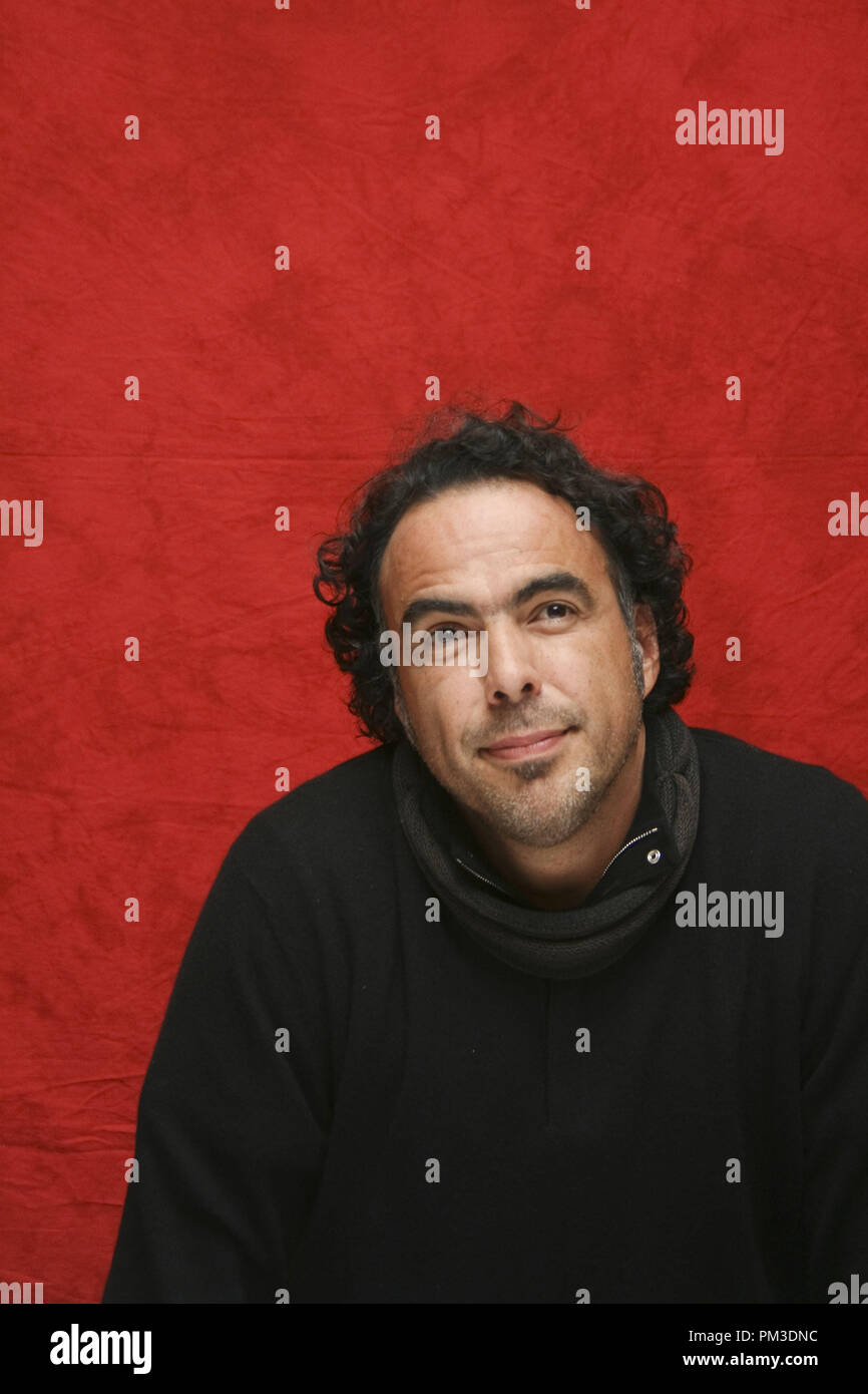 Réalisateur Alejandro Gonzalez Inarritu Biutiful 'Portrait' Session, le 11 septembre 2010. La reproduction par les tabloïds américains est absolument interdit. Référence #  30481 Fichier 024CCR pour un usage éditorial uniquement - Tous droits réservés Banque D'Images