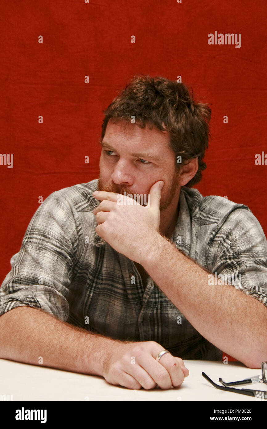 Sam Worthington 'la dette Session de portrait, le 14 septembre 2010. La reproduction par les tabloïds américains est absolument interdit. Référence #  30488 Fichier_029CCR pour un usage éditorial uniquement - Tous droits réservés Banque D'Images